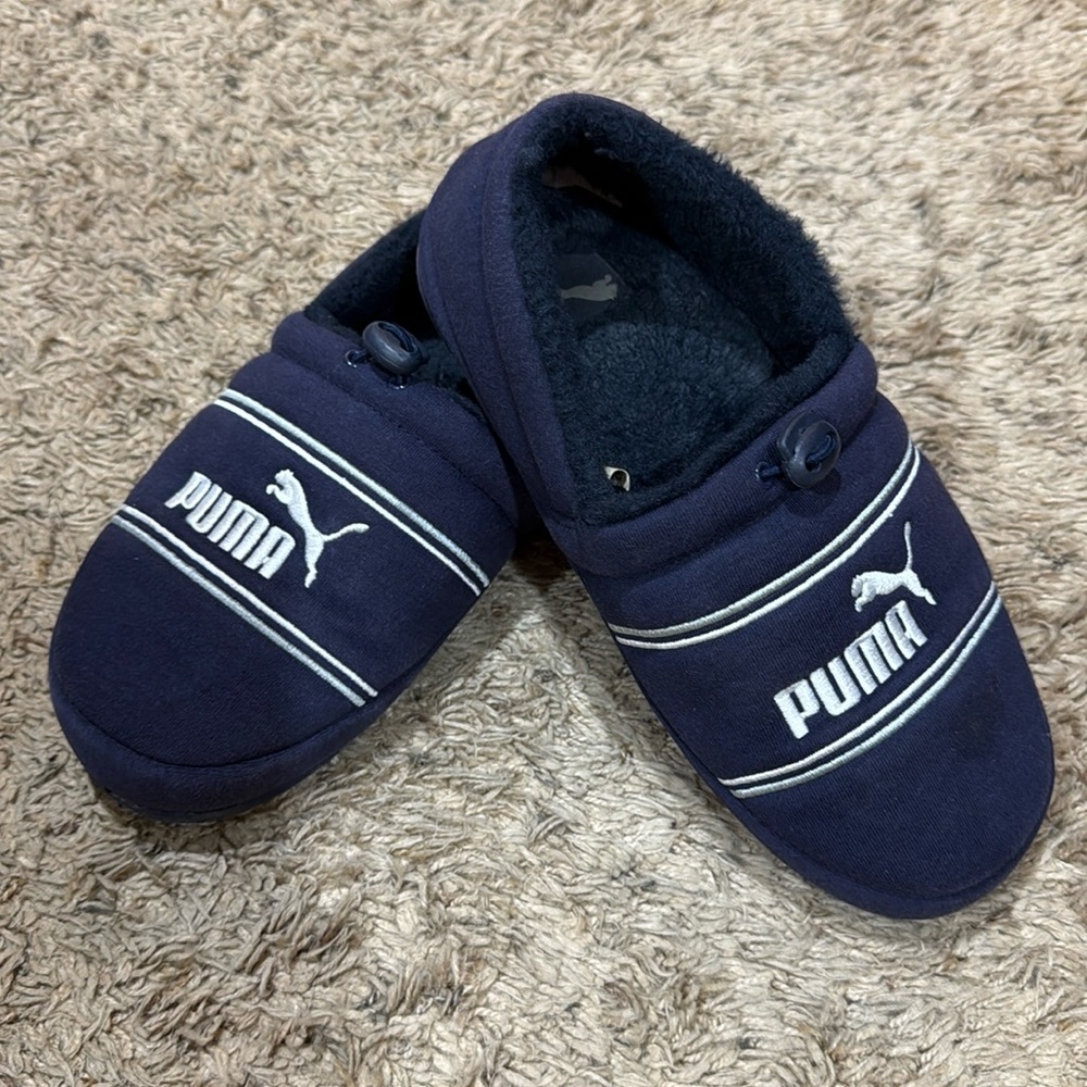 Puma comfy slippers
